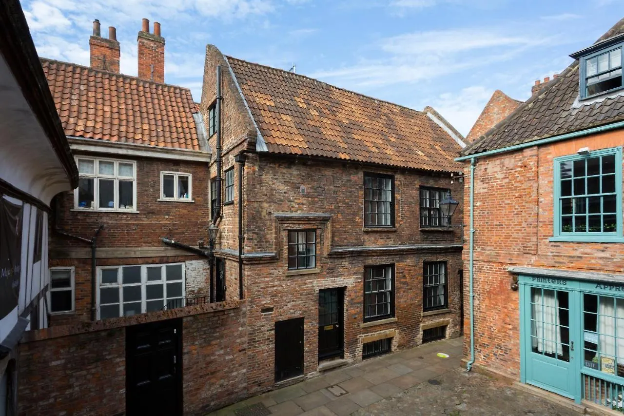 York City Unique Apartment - Coffee Yard