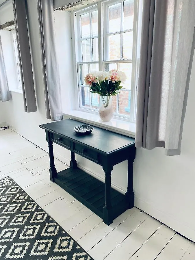 York City Unique Apartment - Coffee Yard